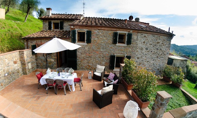 Nozanno Villa | Stunning private villa with private pool, A/C, internet, TV, terrace, pets allowed, close to Lucca