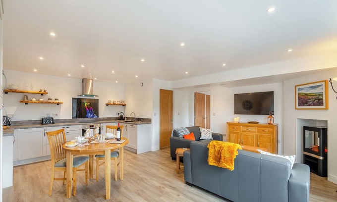 Lofthouse Cottage | Time to take it easy at this unique and tranquil luxury getaway.