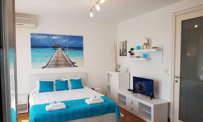 Novi Beograd Apartment | True Blue apartment Belvile