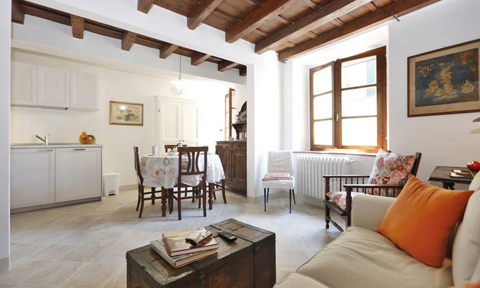 Santo Spirito Apartment | Typical Florentine House - Centre Of Florence