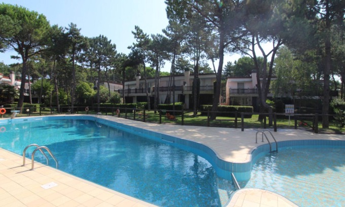 Lignano Pineta Villa | Vacation in Lignano by the pool - Beahost