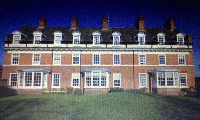York Apartment | Very central G2 listed building. Free parking & WIFI. 4 mins walk to York Minste