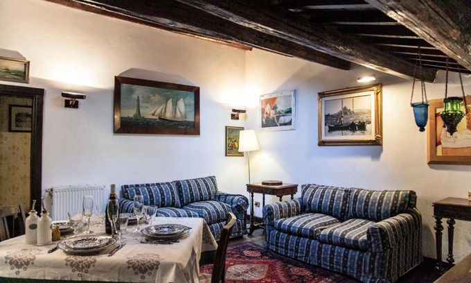 Rione V Ponte Apartment | Via Giulia Dreamy Attic