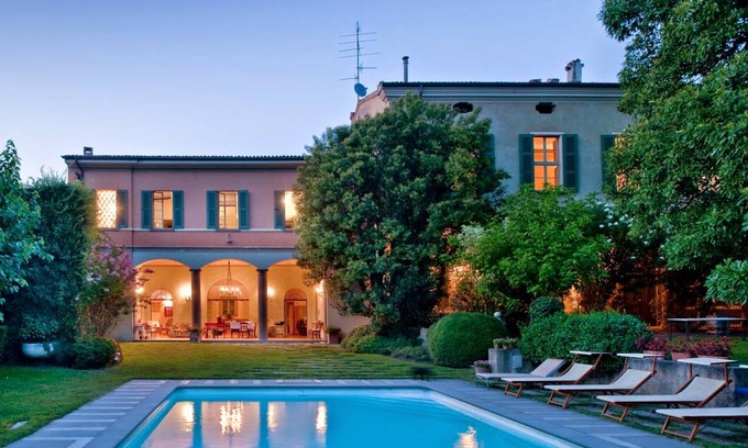 Bornato Villa | Villa ∙ 7 bedrooms ∙ 14 guests