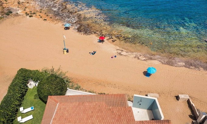 Noto Villa | Villa Fresca - sea front villa