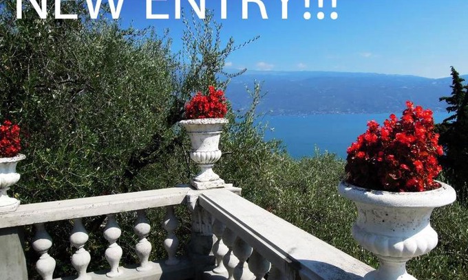 Gargnano Apartment | Villa Pinetina