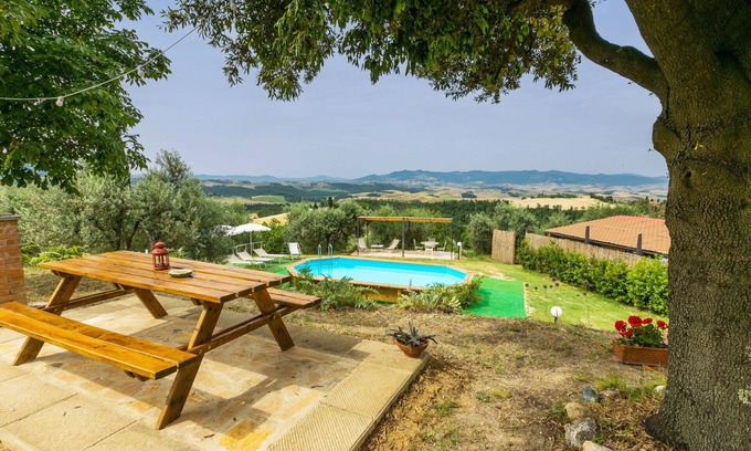Villamagna House | Wonderful private villa with A/C, WIFI, private pool, patio, pets allowed and panoramic view