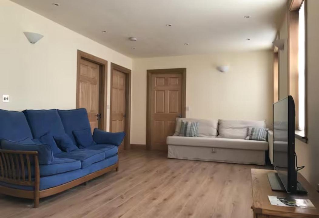 Inverkeithing Apartment | Luxury Flat, 20 Minutes by train from Edinburgh