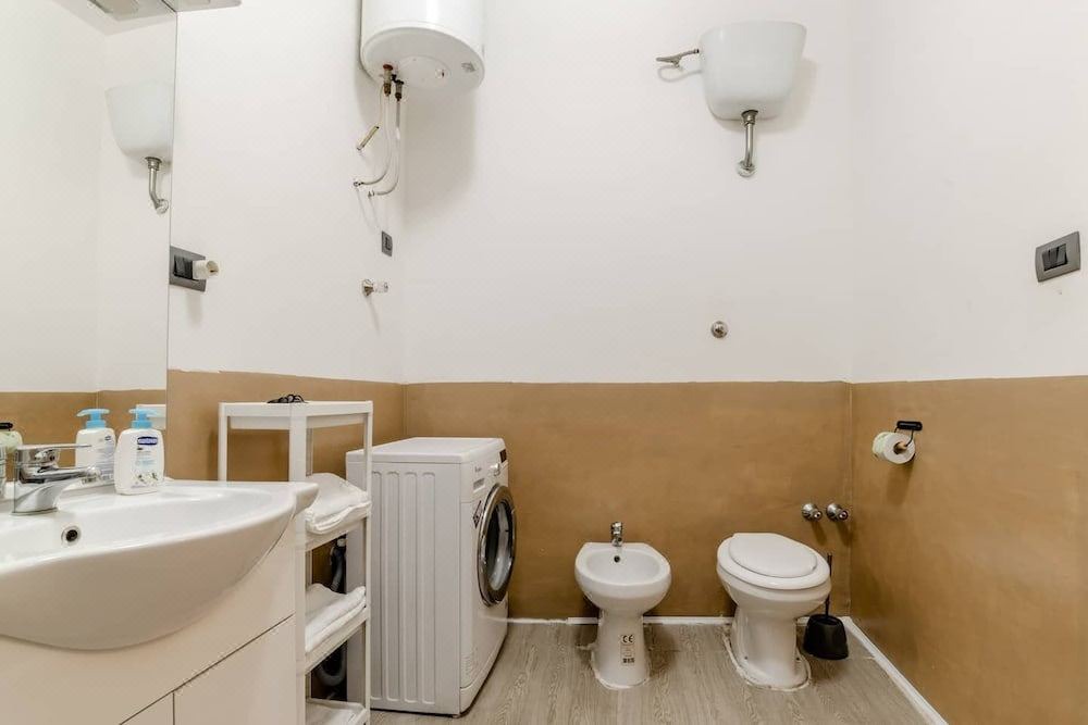 Photo of Bathroom in Quartieri Spagnoli