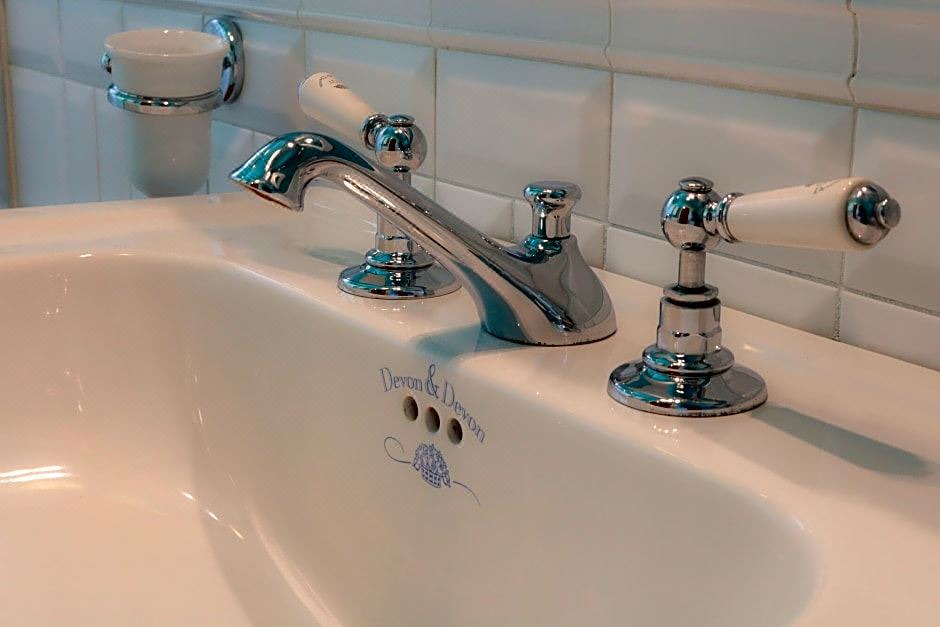 Photo of Bathroom in Crema