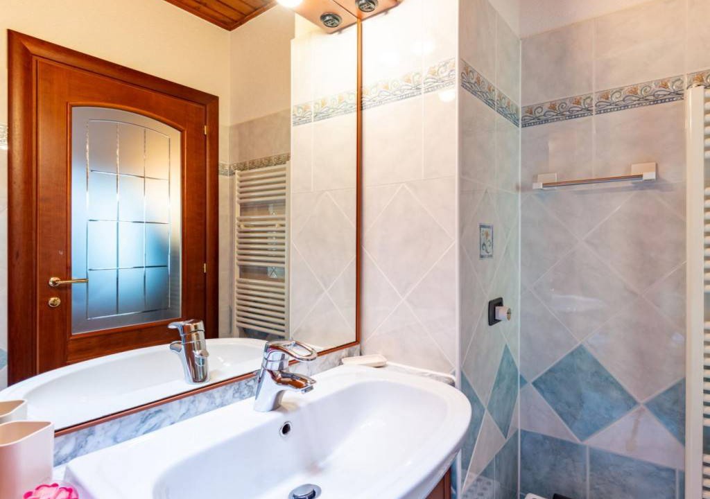 Photo of Bathroom in Corrido