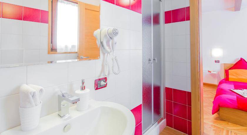 Photo of Bathroom in Tache
