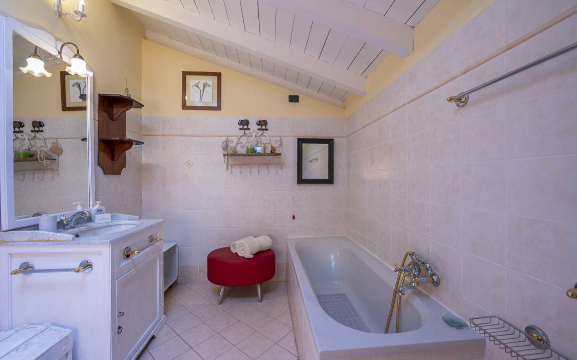 Photo of Bathroom in Cellina