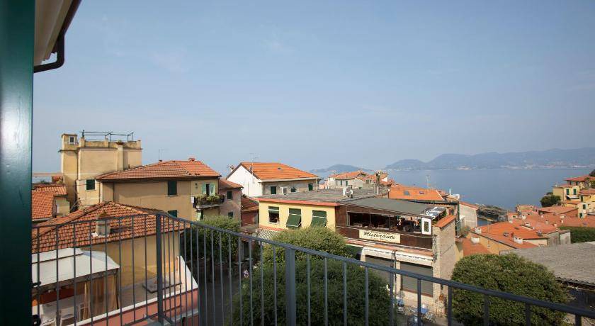 Photo of Others in Tellaro