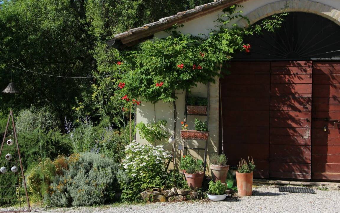 Photo of Others in Montone