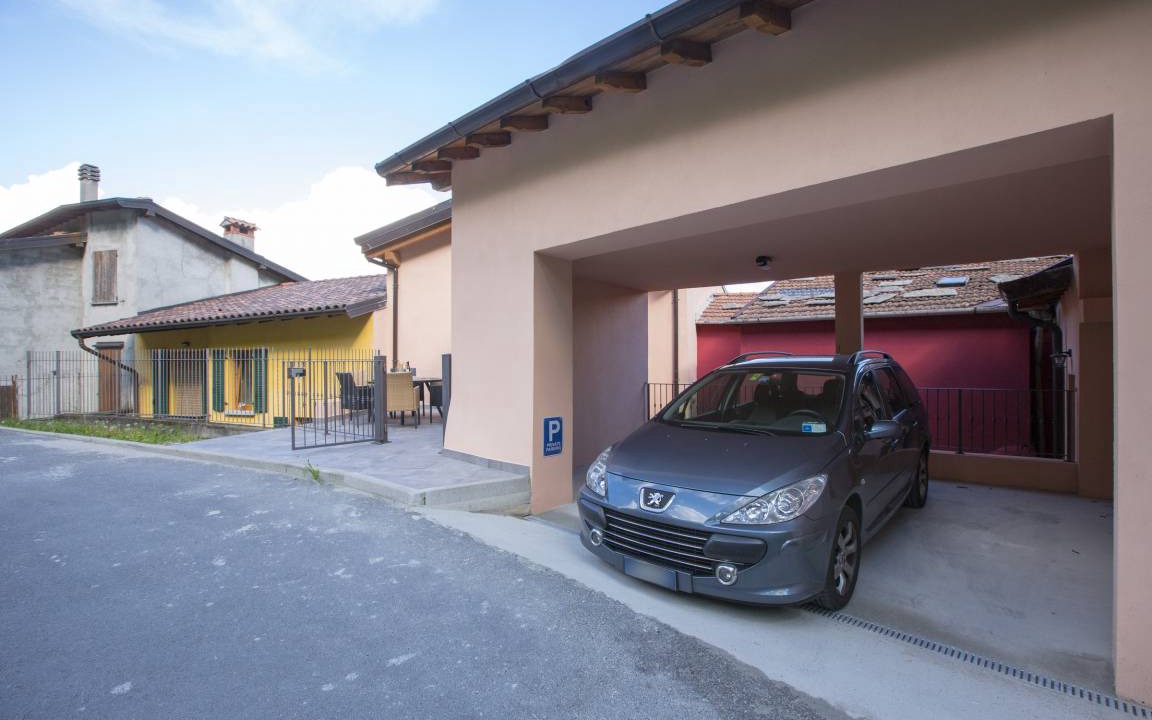 Photo of Buildings in Naggio