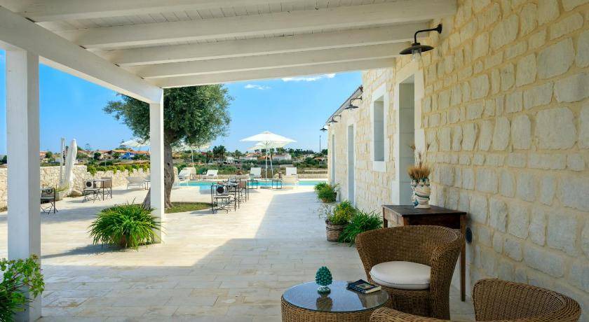Photo of Patio Balcony in Reitani