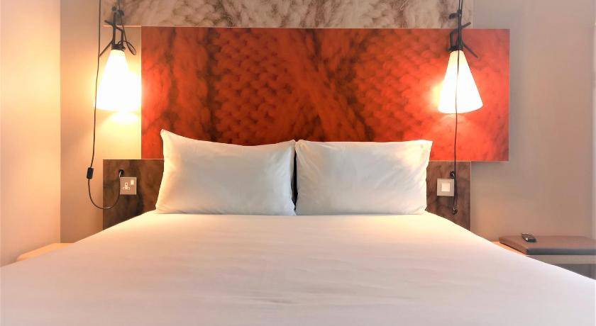Photo of Bedroom in Portsmouth City Centre