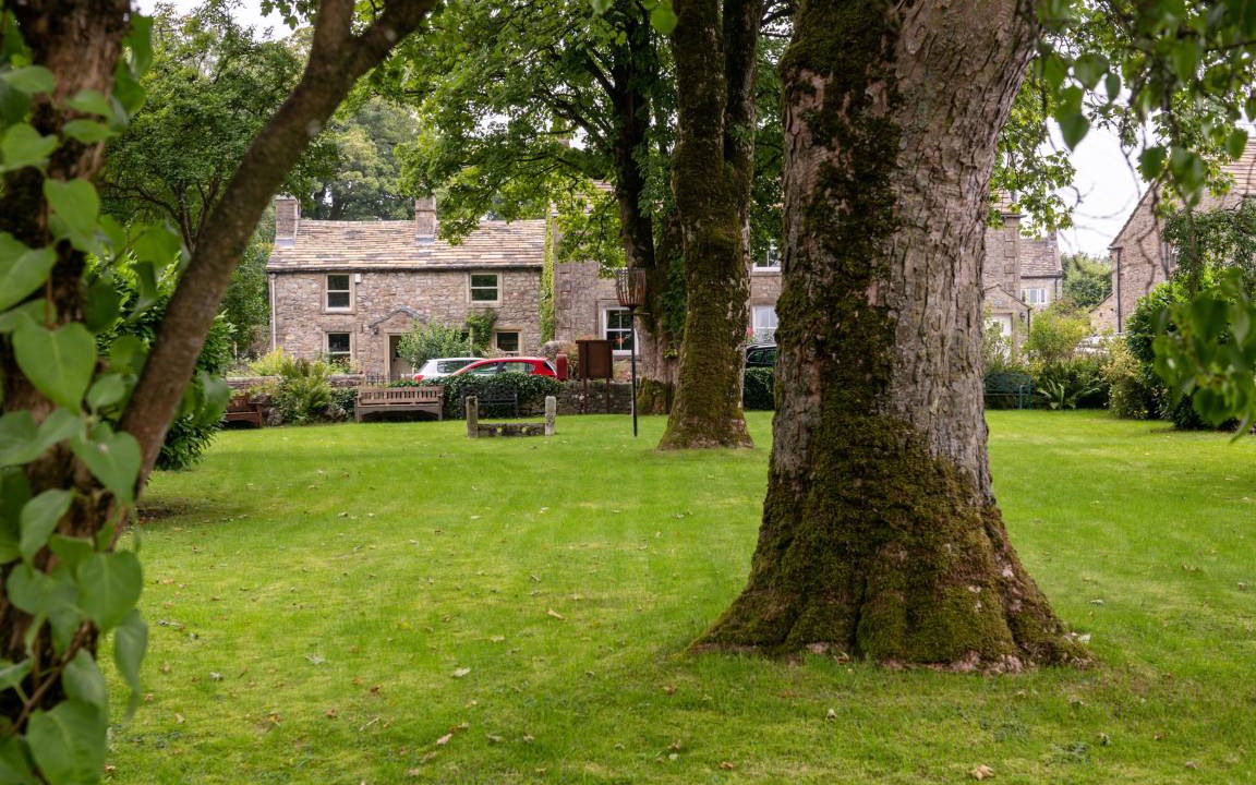 Photo of Others in Threshfield