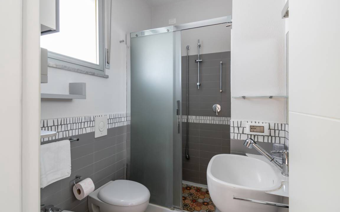 Photo of Bathroom in Marina Centro