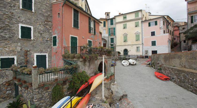 Photo of Others in Tellaro