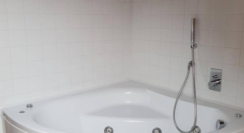 Photo of Bathroom in Rocchetta Tanaro