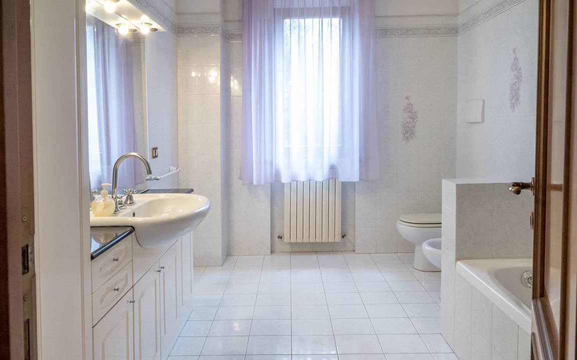 Photo of Bathroom in Camerano