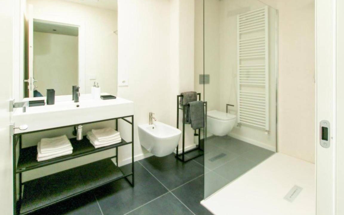 Photo of Bathroom in Senin