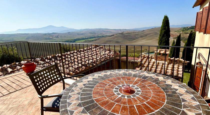 Photo of Others in Pienza