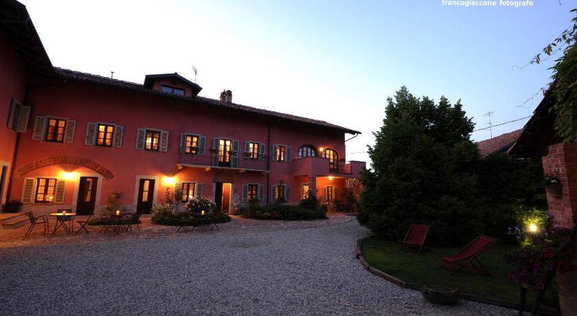 Photo of Others in Barolo