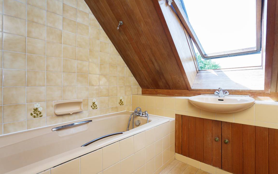 Photo of Bathroom in Island Gardens