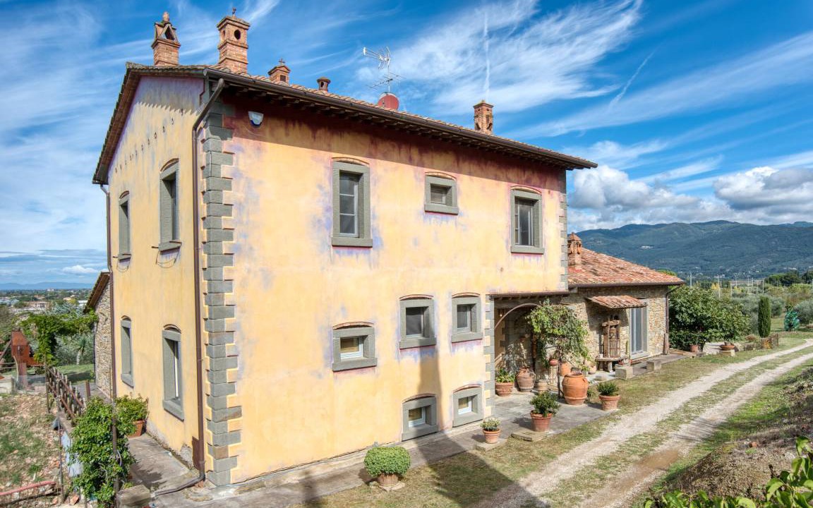 Photo of Others in Ossaia