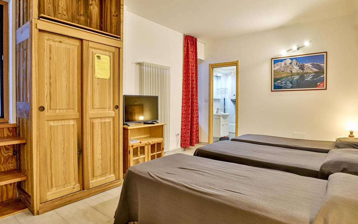 Photo of Bedroom in Antey-Saint-Andre