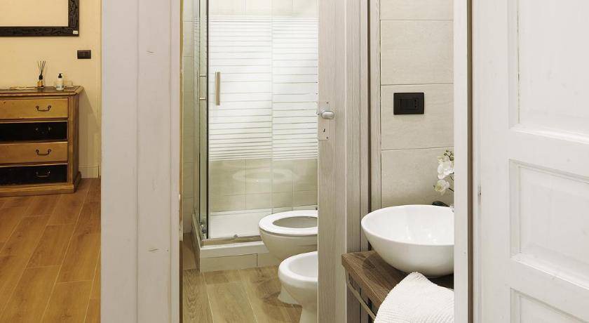 Photo of Bathroom in Historic Centre