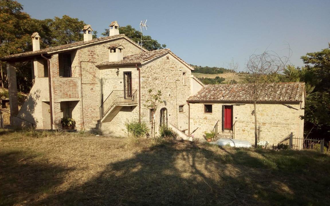 Photo of Buildings in Montelovesco