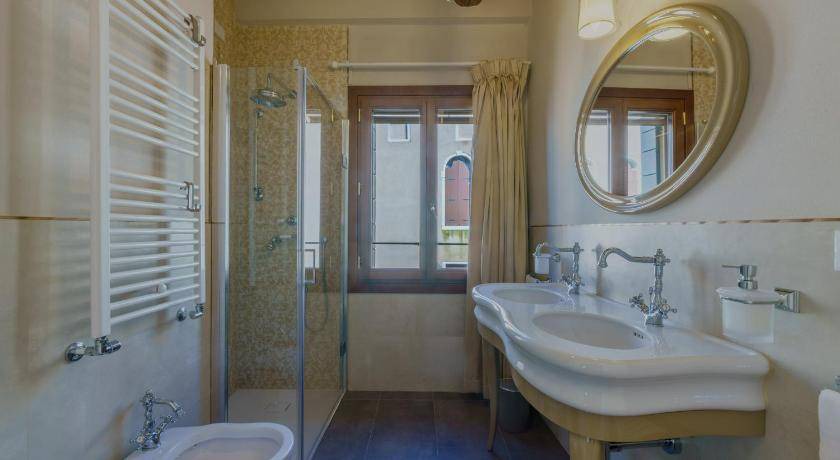 Photo of Bathroom in Cannaregio