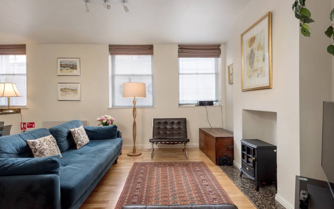 Photo of Livingroom in Newington