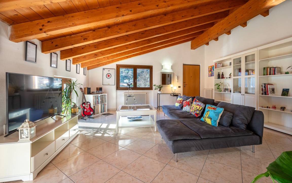 Photo of Livingroom in Dongo