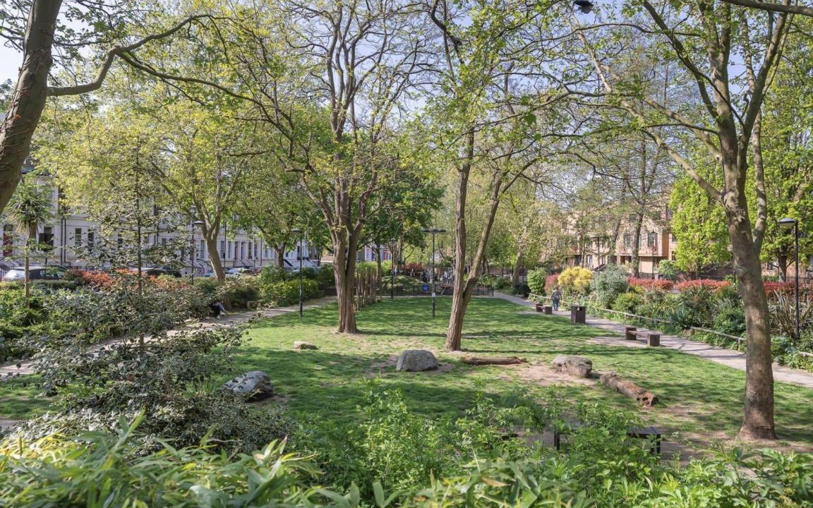 Photo of Others in Notting Hill