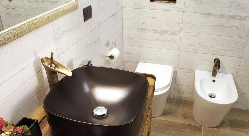 Photo of Bathroom in Historic Centre