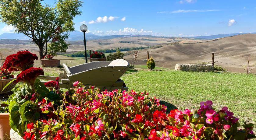 Photo of Others in Pienza