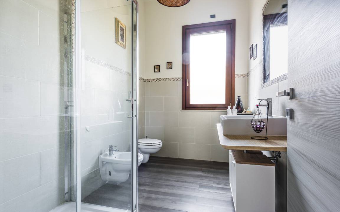Photo of Bathroom in Tiche