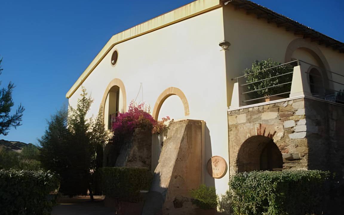Photo of Buildings in Arbus