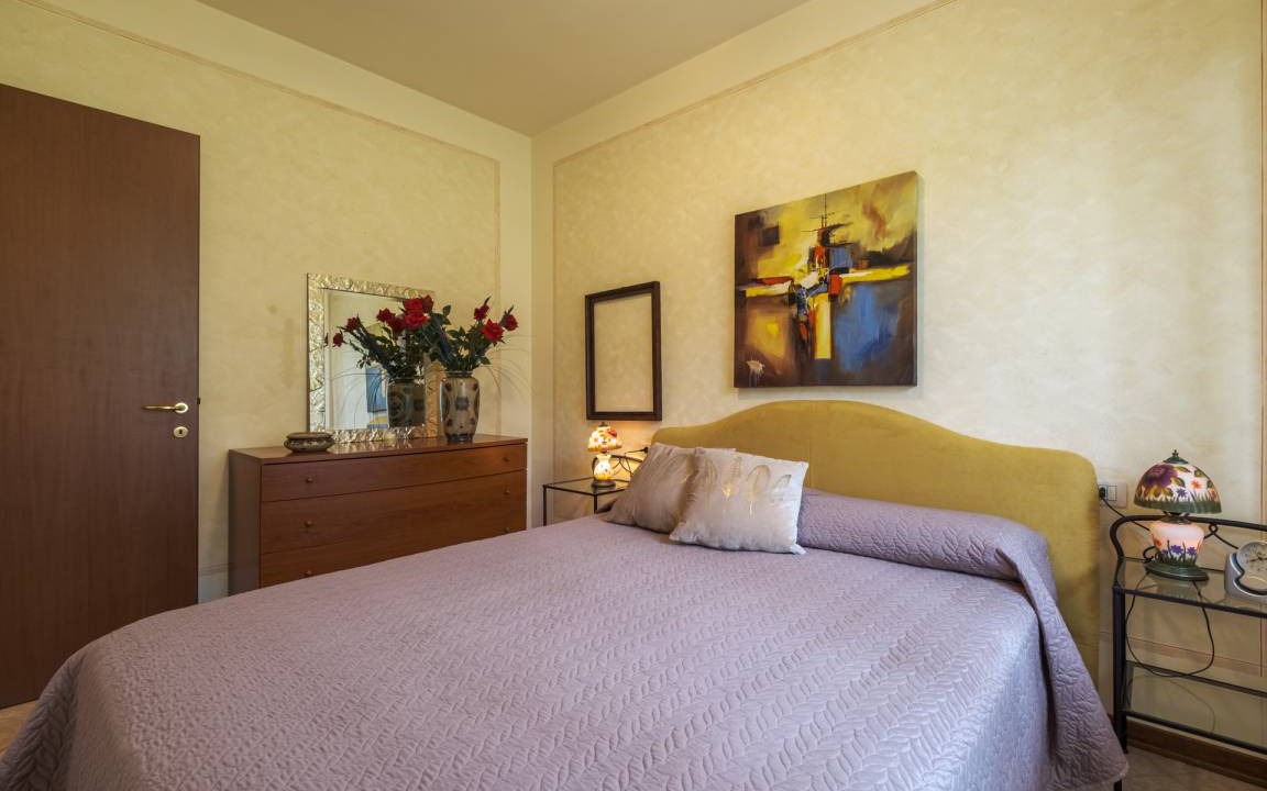 Photo of Bedroom in Sale Marasino