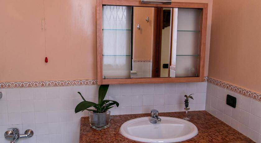 Photo of Bathroom in Calamandrana