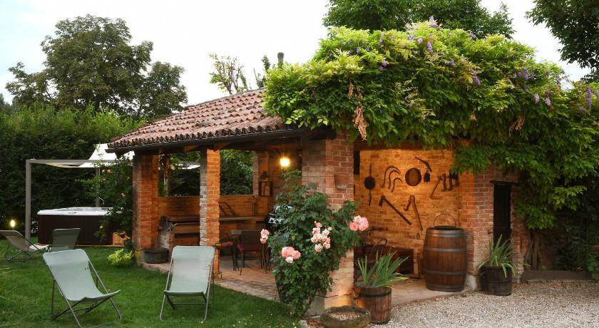 Photo of Others in Barolo
