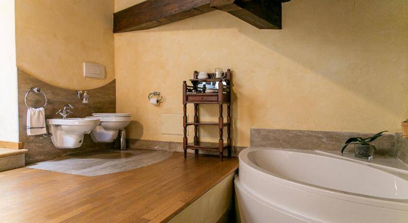Photo of Bathroom in Calamandrana