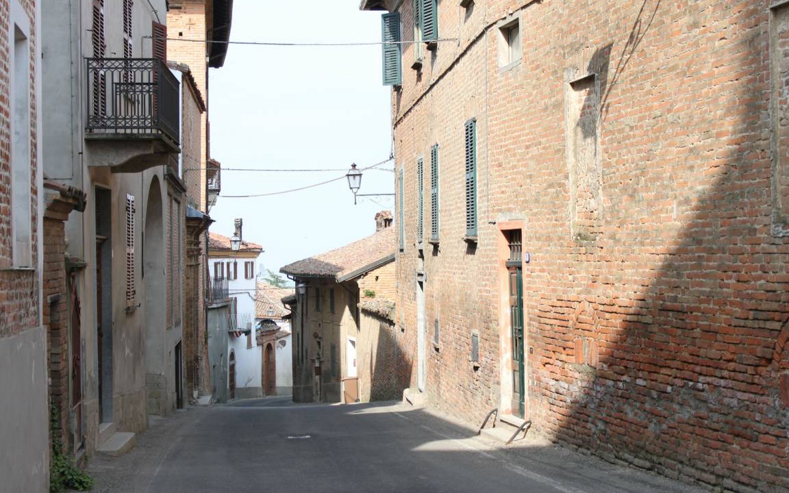 Photo of Buildings in Mombaruzzo