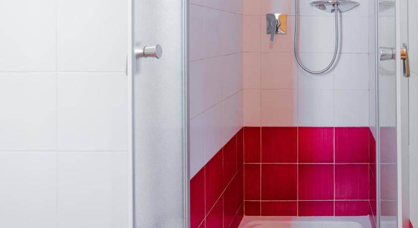 Photo of Bathroom in Tache