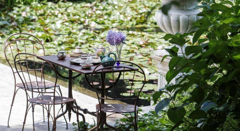 Photo of Patio Balcony in Revislate